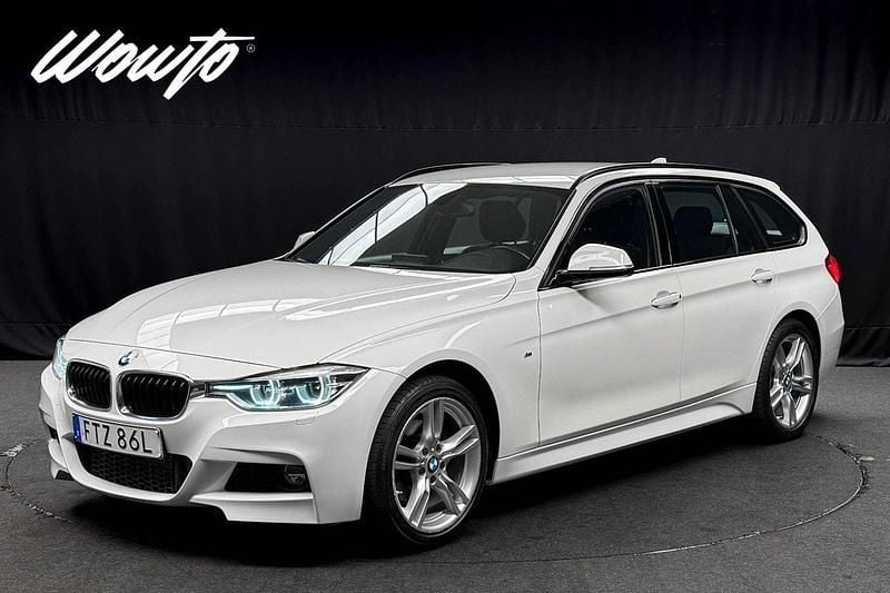 Vit (alpinvit) Begagnad 2019 BMW 320 M Sport Kombi | 259 800 kr (Marknadspris) - Bild 1/3