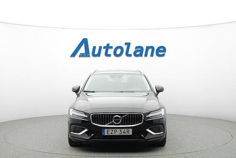 Begagnad Volvo V60 340 HK (250 kW) 2021 Svart Kombi