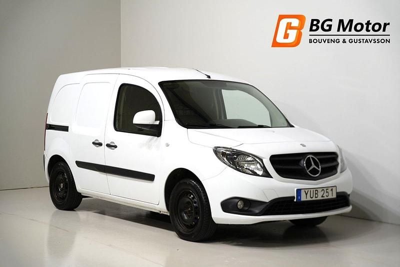 Vit Begagnad 2019 Mercedes Citan 112 Van | 104 900 kr - Bild 1/4