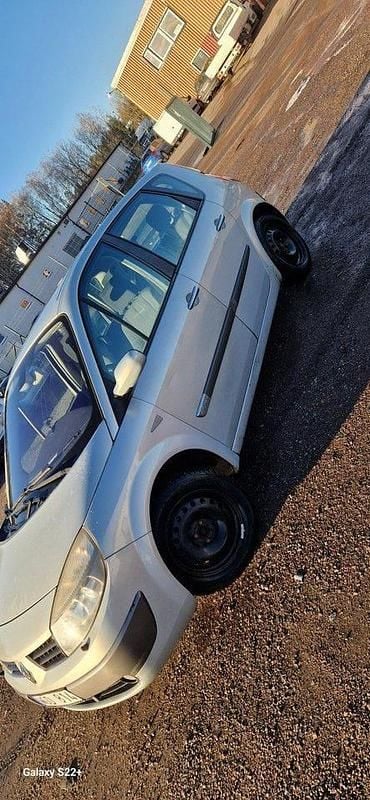 Begagnad 2005 Renault Scénic II Minibuss | 24 900 kr (Marknadspris) - Bild 1/4