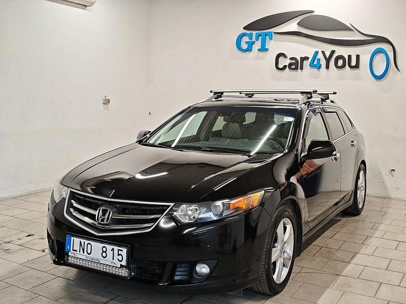 Svart Begagnad 2010 Honda Accord Executive Kombi | 29 500 kr (Lite dyr) - Bild 1/4