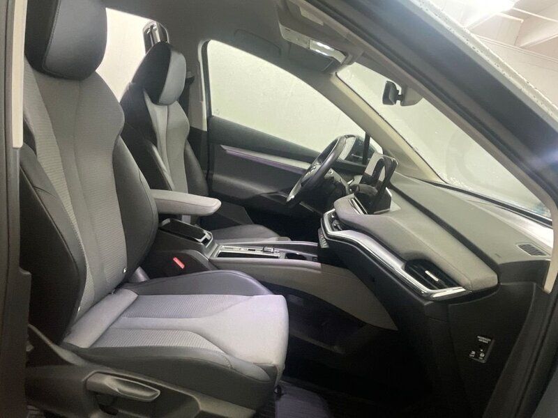 Begagnad Skoda Enyaq iV Drive 152 kW (207 HK) 2021 Grå SUV