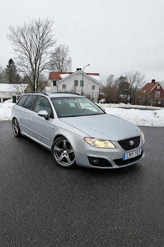 Silver Begagnad 2009 Seat Exeo Sedan | 49 000 kr - Bild 1/4
