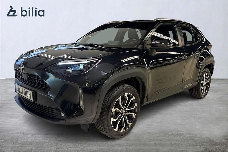 Begagnad Toyota Yaris Hybrid Active 117 HK (86 kW) 2022 Svart