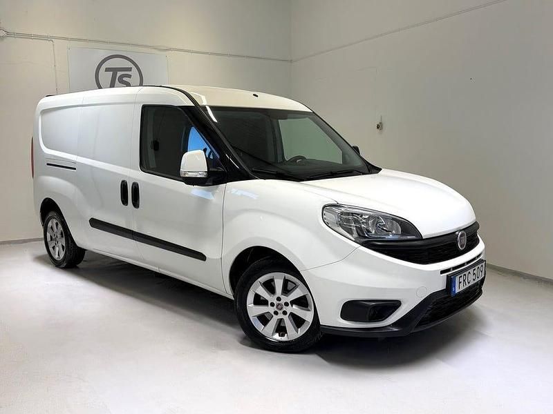 Vit Begagnad 2015 Fiat Doblò Minibuss | 89 900 kr (Marknadspris) - Bild 1/4