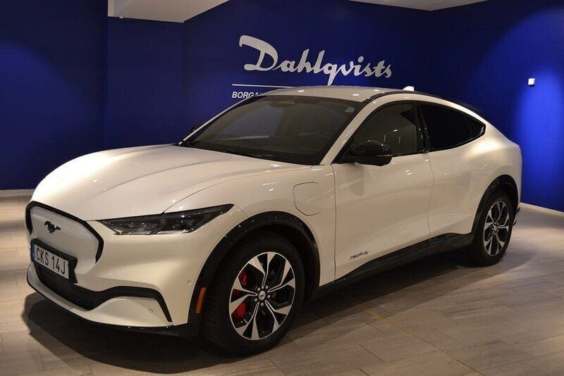 Vit Begagnad 2021 Ford Mustang Mach-E Standard Range SUV | 369 000 kr (Superpris) - Bild 1/3