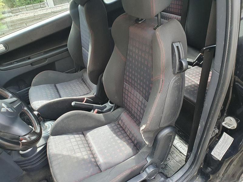 Svart Begagnad 2007 Mitsubishi Colt Halvkombi | 19 000 kr (Bra pris) - Bild 1/4