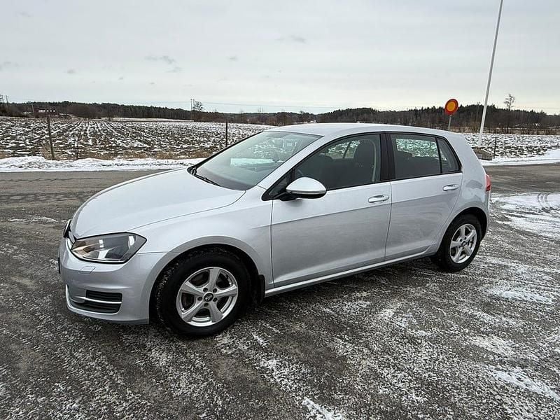 Begagnad VW Golf VII 105 HK (77 kW) 2015