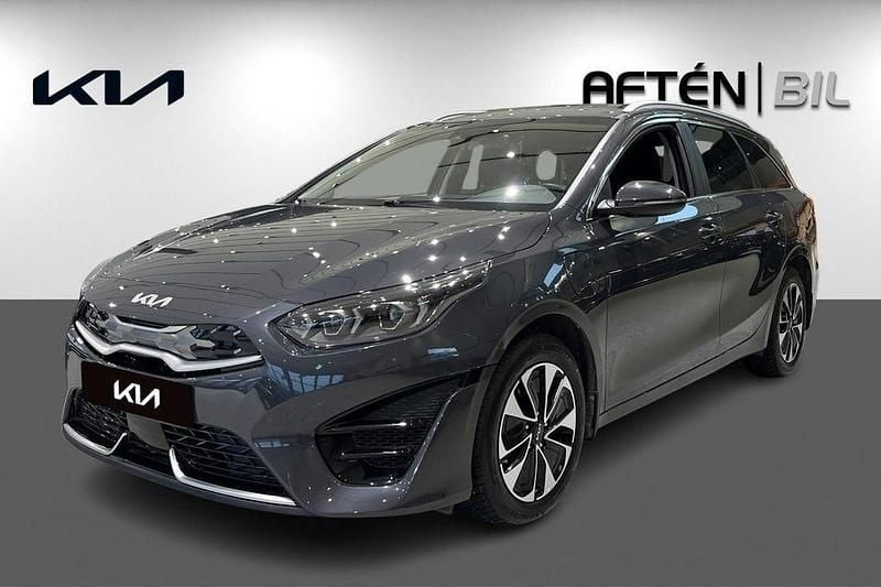 Grå Begagnad 2022 Kia Ceed Sportswagon Advance Kombi | 229 800 kr (Marknadspris) - Bild 1/3