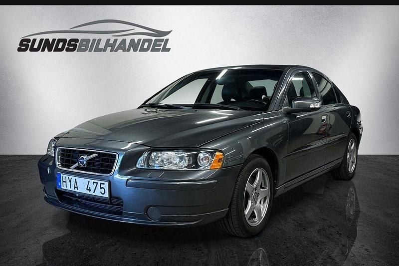 Grå Begagnad 2008 Volvo S60 Sedan | 69 900 kr (Marknadspris) - Bild 1/4