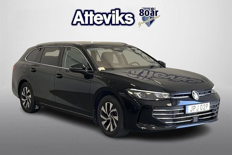 Svart Begagnad 2024 VW Passat Business Kombi | 354 900 kr (Lite dyr) - Bild 1/4