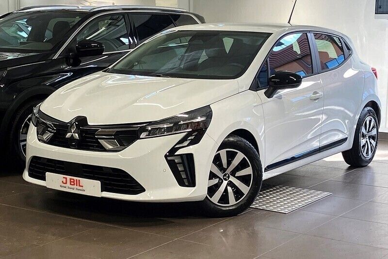 Begagnad Mitsubishi Colt Invite 92 HK (67 kW) 2024 Vit Halvkombi