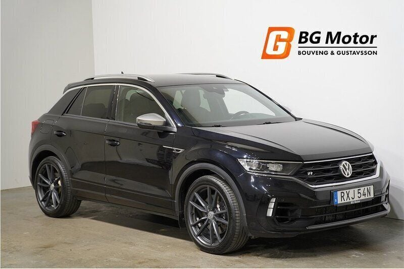 Svart Begagnad 2019 VW T-Roc R SUV | 319 600 kr (Marknadspris) - Bild 1/4