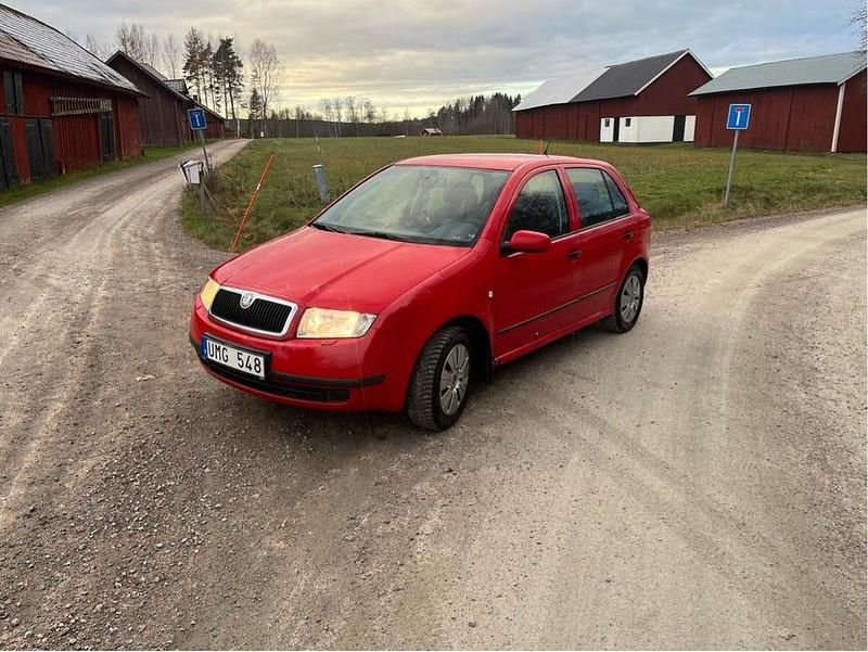 Begagnad 2004 Skoda Fabia Halvkombi | 12 900 kr (Marknadspris) - Bild 1/4