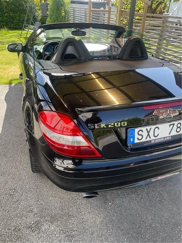 Svart Begagnad 2007 Mercedes SLK200 Cab | 90 000 kr - Bild 1/4
