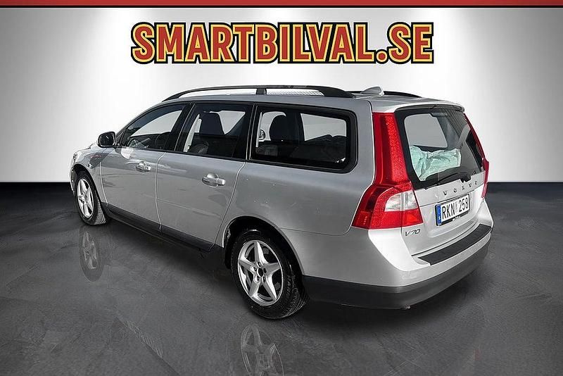 Begagnad Volvo V70 Kinetic 146 HK (107 kW) 2009 Silver Kombi