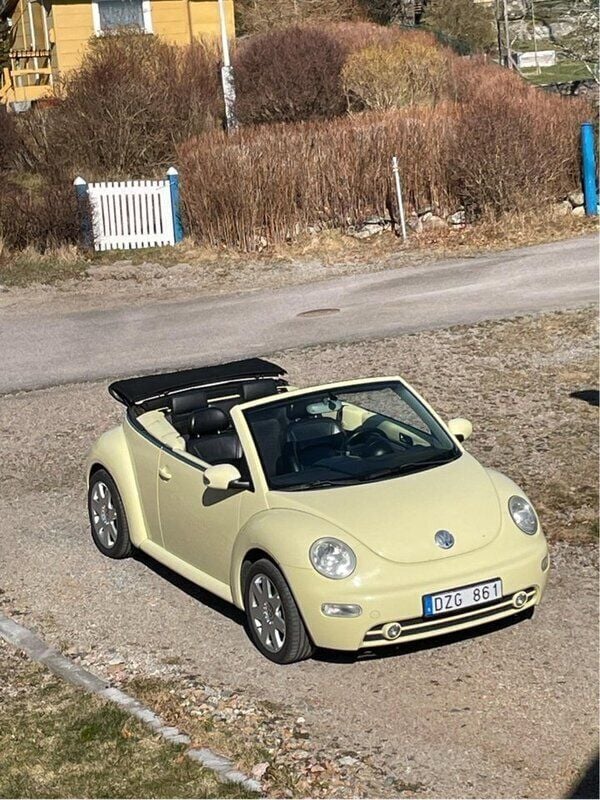 Gul Begagnad 2003 VW Beetle Highline Cab | 60 000 kr (Marknadspris) - Bild 1/4