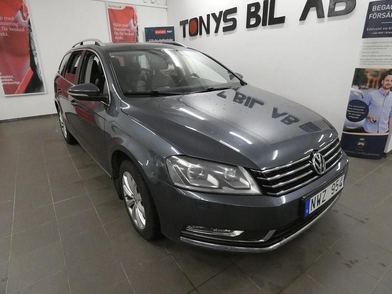 Ljusgrå (grå) Begagnad 2014 VW Passat Kombi | 54 900 kr (Bra pris) - Bild 1/4