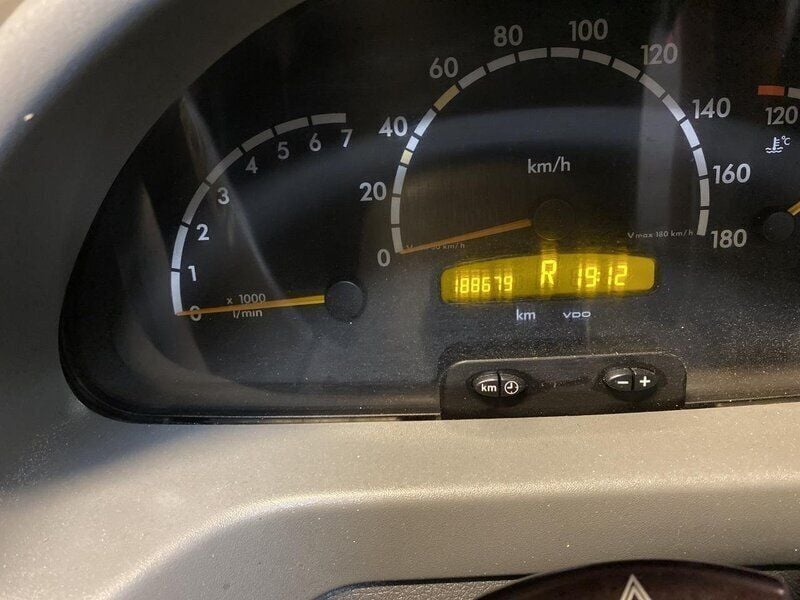Gul Begagnad 2002 Mercedes Sprinter Van | 270 000 kr - Bild 1/1