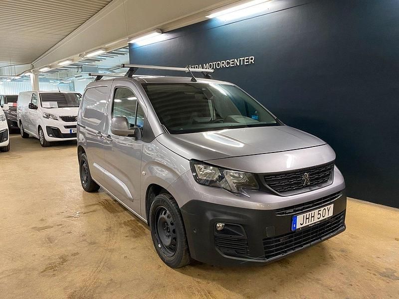 Silver Begagnad 2019 Peugeot Partner Minibuss | 119 900 kr (Marknadspris) - Bild 1/4
