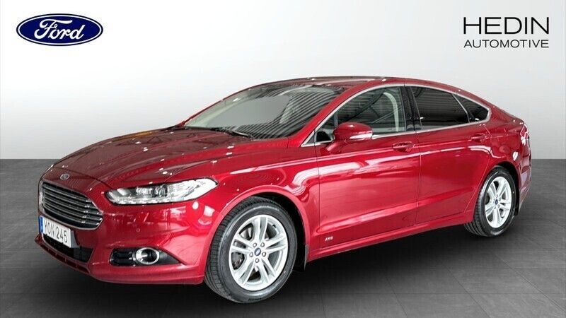 Röd (red) Begagnad 2017 Ford Mondeo Titanium Halvkombi | 179 900 kr (Marknadspris) - Bild 1/4