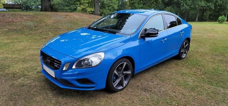 Begagnad Volvo S60 R-Design 241 HK (177 kW) 2013 Blå Sedan
