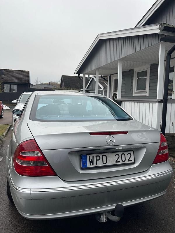 Begagnad Mercedes E200 163 HK (119 kW) 2005