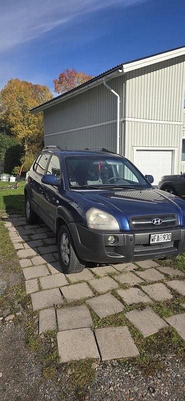 Blå Begagnad 2005 Hyundai Tucson SUV | 55 000 kr (Marknadspris) - Bild 1/3
