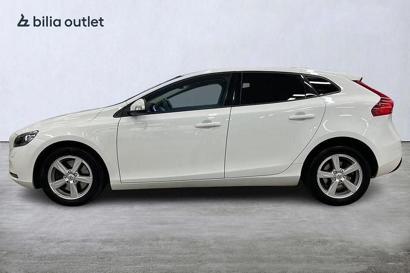 Begagnad Volvo V40 Kinetic 122 HK (89 kW) 2017 Vit Halvkombi