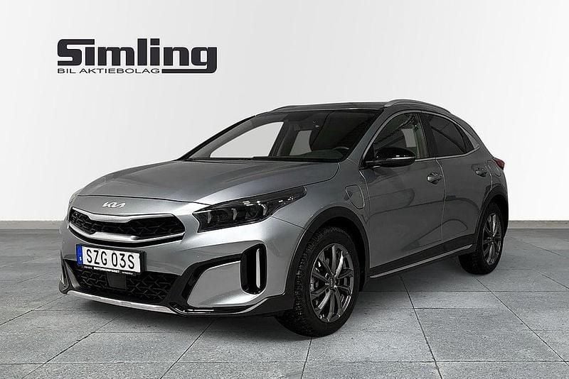 Grå Begagnad 2022 Kia XCeed Advance SUV | 269 900 kr (Marknadspris) - Bild 1/4