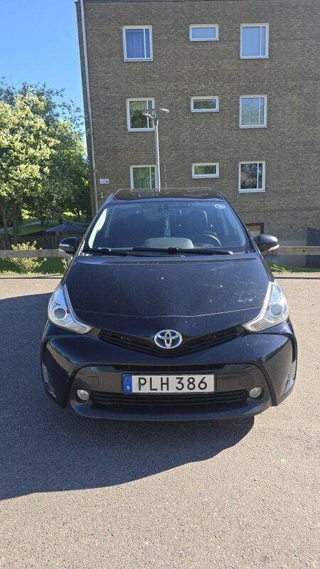 Svart Begagnad 2017 Toyota Prius+ Minibuss | 165 000 kr (Bra pris) - Bild 1/4