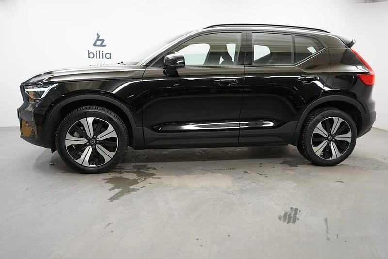 Begagnad Volvo XC40 Core 175 kW (238 HK) 2022 Svart SUV