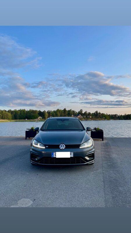 Grå Begagnad 2020 VW Golf VII R Kombi | 335 000 kr - Bild 1/4