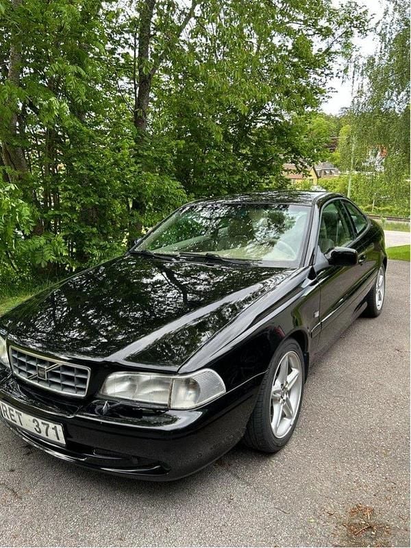 Svart Begagnad 2000 Volvo C70 Sportkupé | 70 000 kr (Marknadspris) - Bild 1/4