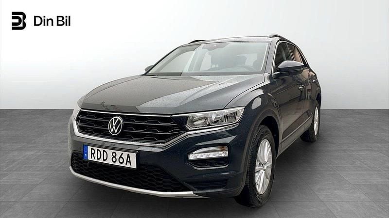 Grå Begagnad 2021 VW T-Roc Style SUV | 219 900 kr (Marknadspris) - Bild 1/4