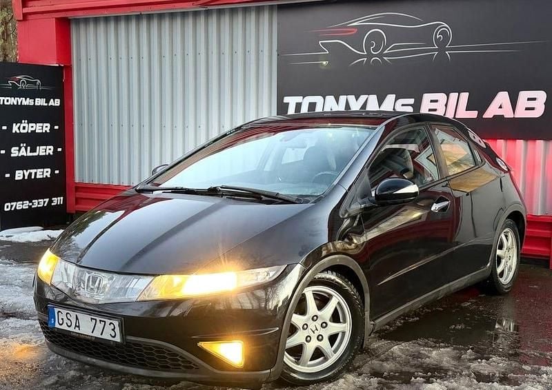Svart Begagnad 2008 Honda Civic Sport Halvkombi | 26 900 kr (Bra pris) - Bild 1/4