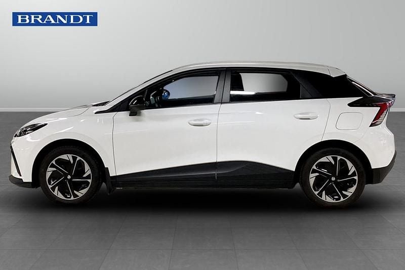 Begagnad MG MG4 EV 125 kW (171 HK) 2023 Vit Halvkombi