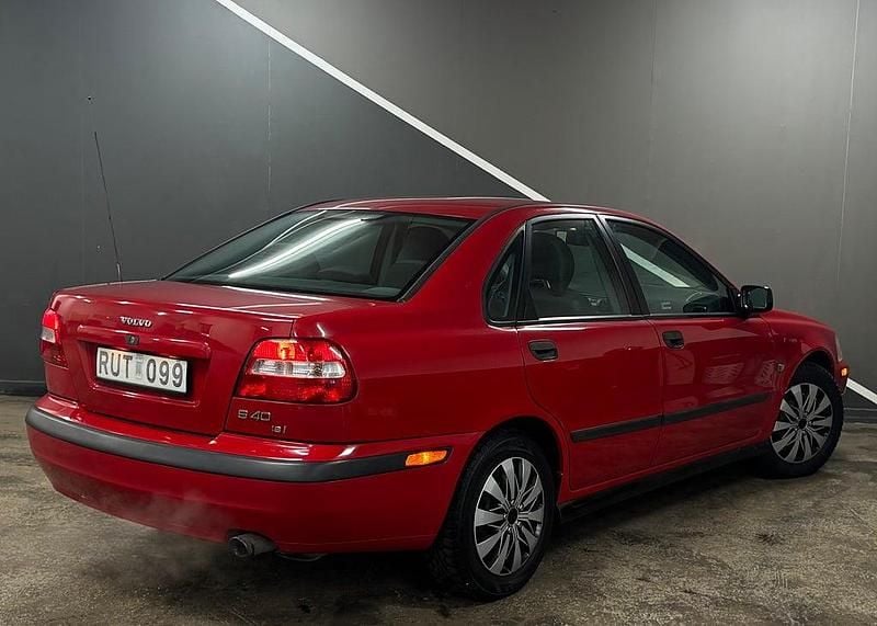 Begagnad Volvo S40 125 HK (91 kW) 2000 Röd Sedan