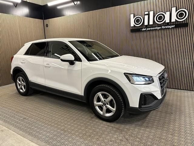 Ibisvit Begagnad 2021 Audi Q2 Proline SUV | 219 000 kr (Marknadspris) - Bild 1/4