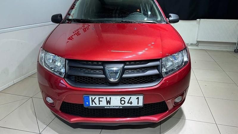 Begagnad Dacia Sandero 90 HK (66 kW) 2013 Röd Halvkombi