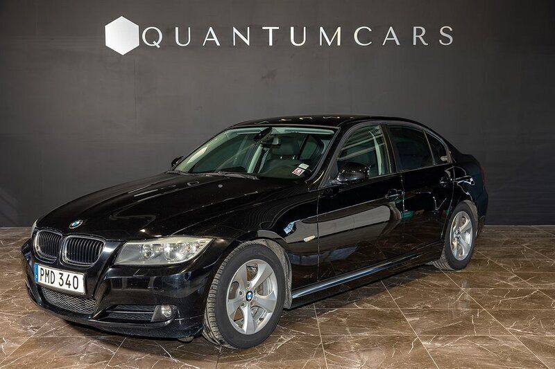 Svart Begagnad 2010 BMW 320 Efficient Dynamics Sedan | 59 000 kr (Marknadspris) - Bild 1/4