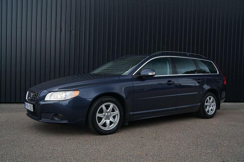 Blå Begagnad 2010 Volvo V70 Momentum Kombi | 82 900 kr (Marknadspris) - Bild 1/4