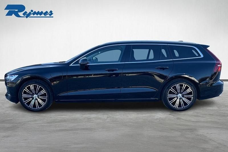 Begagnad Volvo V60 Inscription 341 HK (250 kW) 2021 Svart Kombi