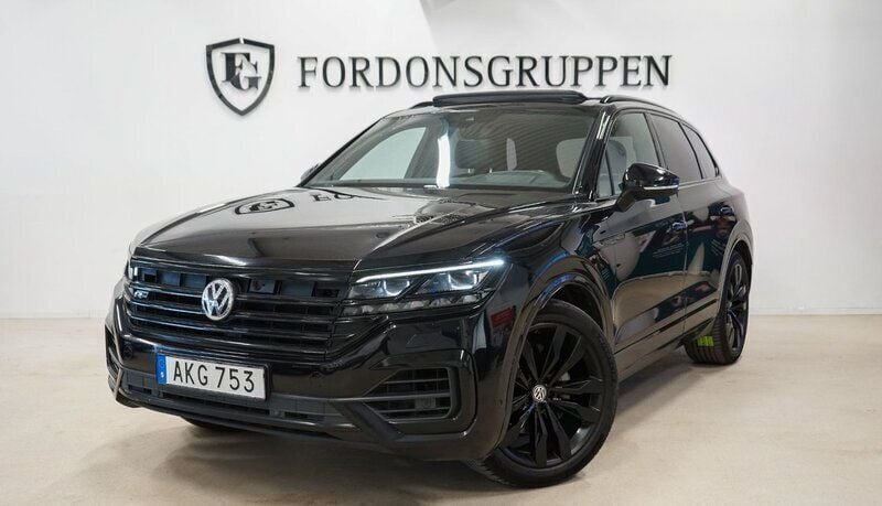 Svart Begagnad 2018 VW Touareg R-line SUV | 389 800 kr (Dyr) - Bild 1/4