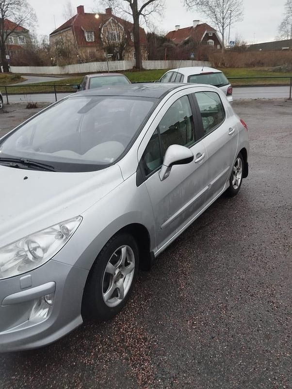Begagnad 2009 Peugeot 308 Halvkombi | 37 500 kr (Marknadspris) - Bild 1/4