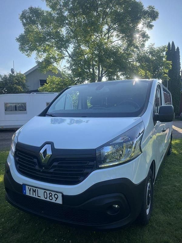 Vit Begagnad 2018 Renault Trafic Van | 200 000 kr (Lite dyr) - Bild 1/4