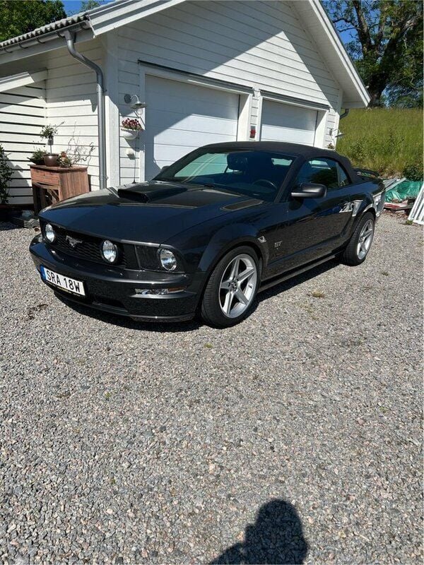 Grå Begagnad 2007 Ford Mustang Cab | 235 000 kr - Bild 1/4