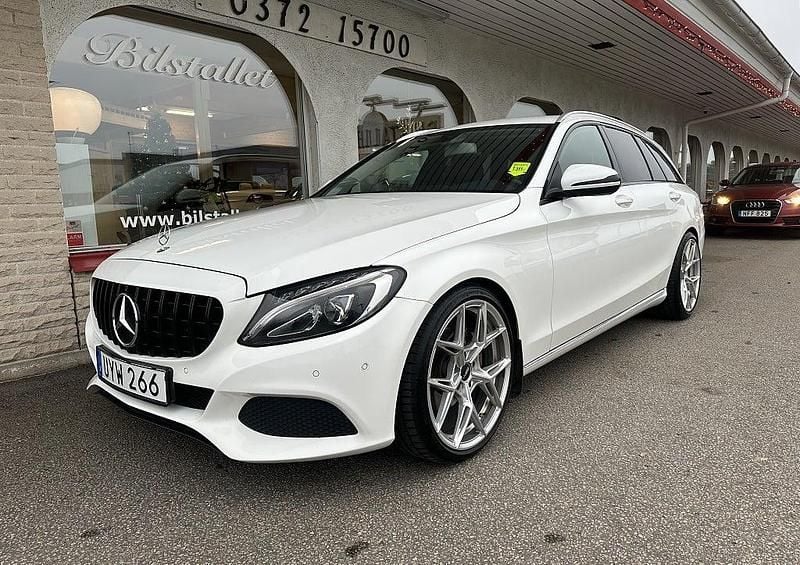 Begagnad Mercedes C220 Avantgarde 170 HK (125 kW) 2015 Vit Kombi