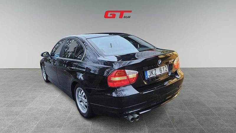 Begagnad BMW 325 Advantage 218 HK (160 kW) 2007 Svart Sedan