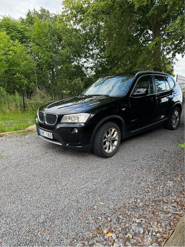 Svart Begagnad 2011 BMW X3 SUV | 99 000 kr (Marknadspris) - Bild 1/4